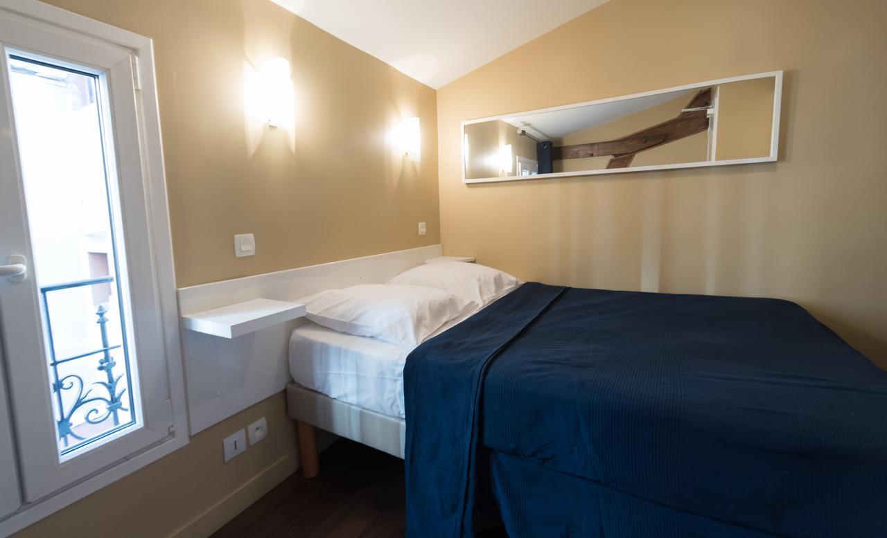 Hotel De La Gare Вилньов-Сен-Жорж Екстериор снимка